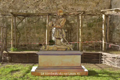 Le tombeau du roi Louis XI.
